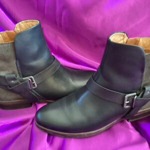 Black Pikolinos Boots